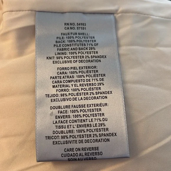 NWT Levi's Women's Cream Sherpa Jacket - Picture 3 of 3